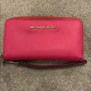 COPY - Michael kors wristlet wallet